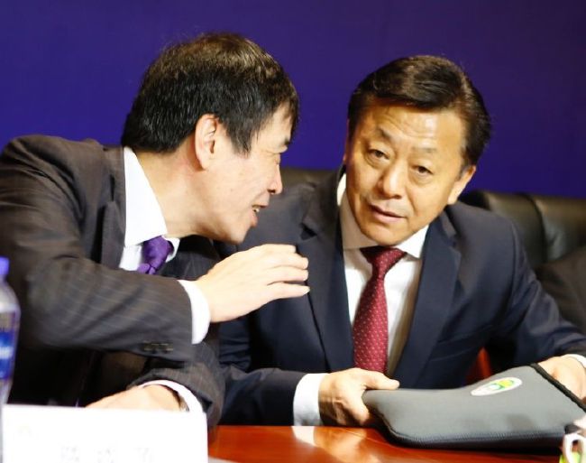 岛上快乐的夫妻