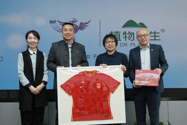 小情侣高清国产在线播放
