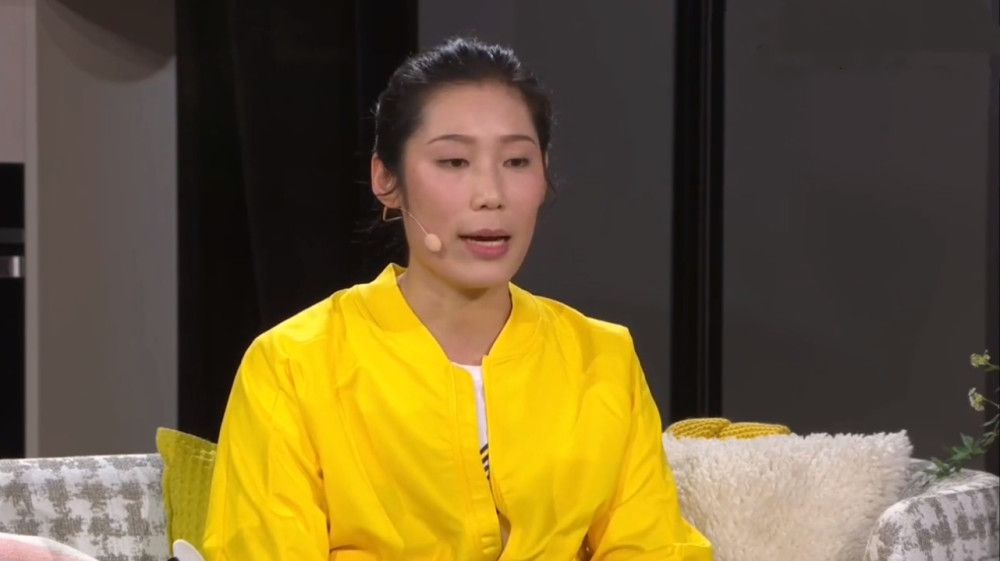 免费边摸边吃奶边叫床视频gif